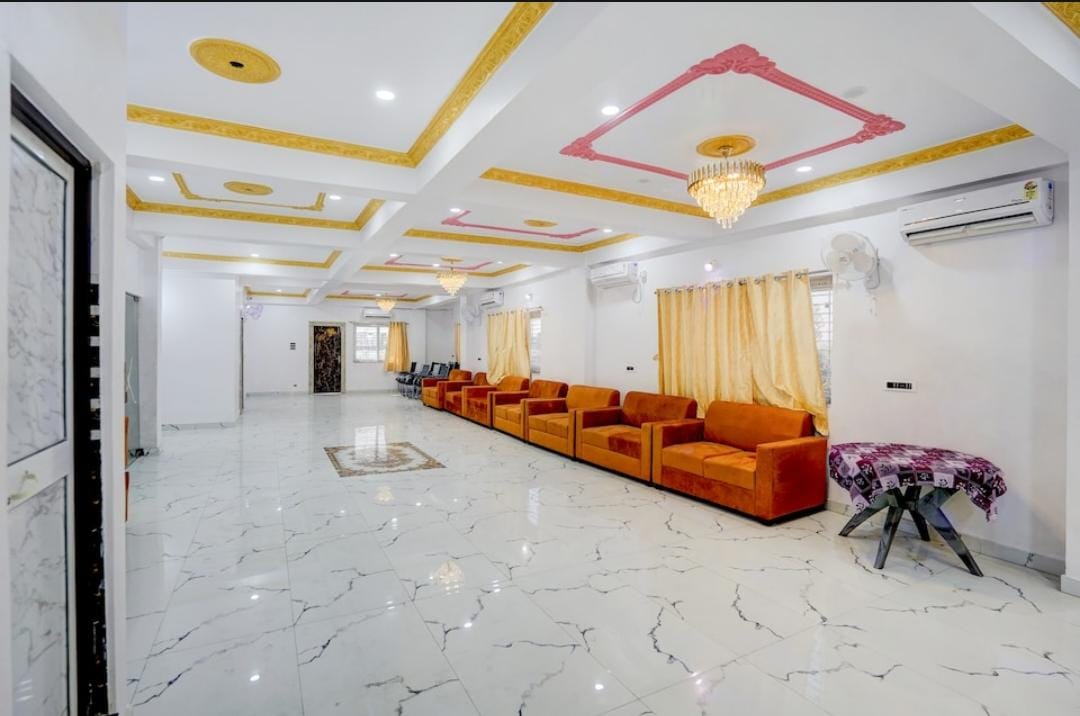 Oxy Hotel Anand Palace