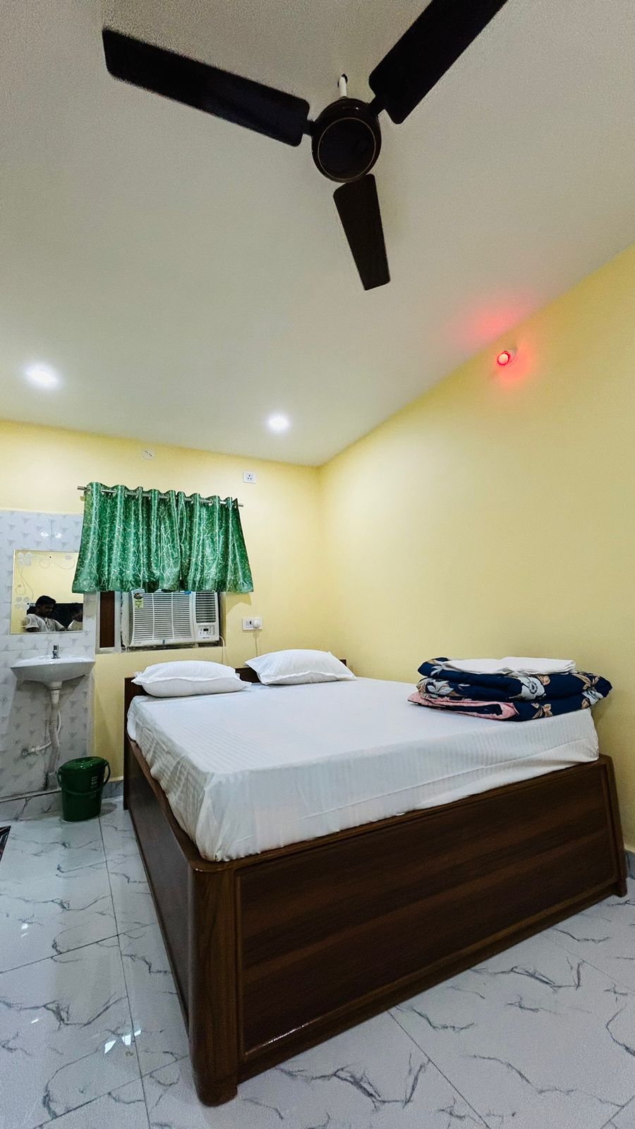 Oxy Hotel Mareena INN